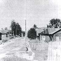 Г. Тотьма, ул. Кооперативная, 8 (ныне – Гущина, 12). В этом доме, где жили родители Сергея Багрова, Николай Рубцов бывал много раз. Впервые он посетил его в сентябре 1950 года. Тогда начинающему поэту было 14 лет