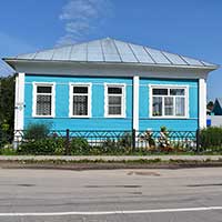 Дом на пересечении улиц Красная и Володарского, в котором в первой половине 1960-х годов жил Сергей Багров с мамой и бабушкой
