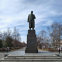 Памятник Ленину на ул. Мира в Вологде. Автор фотографии: Татьяна Фоминская. Дата съемки: май 2021 г.