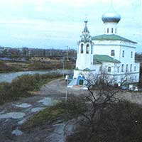 «Живу вблизи пустого храма, на крутизне береговой, и городская панорама открыта вся передо мной…». Вид на реку Вологду из окна Н. Рубцова (Набережная VI Армии, 209-43)