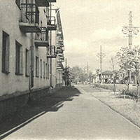 Дома №№ 60, 62 по улице Менжинского (слева). Дата съемки: 1963 г.