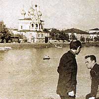 Н. Рубцов, В. Астафьев, М. Корякина на Соборной горке