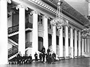Вторая Государственная Дума. Группа депутатов в Колонном зале Таврического дворца. 1907 г.