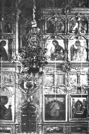 Древний иконостас в Успенском соборе Белозерска. XVI в. Фото В. Соломатина