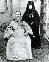 Иоанн Кронштадский с Игуменьей Таисьей. Архивное фото