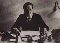 Памяти великого земляка : к 115-летию со дня рождения Георгия Дмитриевича Карпеченко : фотоальбом / [Н.В. Баландина и др.; отв. ред. и сост. Г.А. Веревкина; вступ. ст. М.А. Вишняковой]; Вельс. район. краевед. музей им. В.Ф. Кулакова, Науч.-образоват., культур. центр "Дом Карпеченко". - Вельск. - Москва : Вельский районный краеведческий музей : Три квадрата, 2014. - 86, [1] с. : ил., цв.ил.