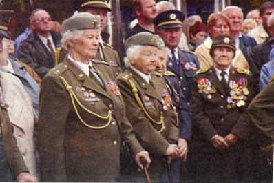 У мемориала Советской армии