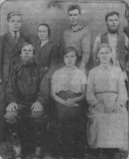Фотография из семейного архива Кызродевых и Поповых