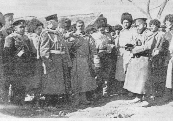 Награждение Георгиевскими крестами на фронте Первой мировой войны