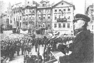 Митинг в Праге по случаю вручения И.С. Коневу грамоты почетного гражданина города. 6 июня 1945 г.