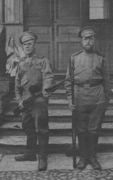 Фото начала XX века. Рядовые 198-го пехотного Александро-Невского полка.