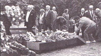 Возложение венков к братским могилам погибших на Оштинском рубеже. Июнь 1994 г..