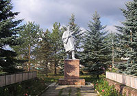Памятник-монумент погибшим воинам-землякам, д. Хорошево.