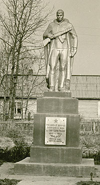Памятник-монумент воинам-землякам, павшим на фронтах Великой Отечественной войны, д. Жерноково.