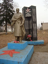 Памятник-монумент погибшим воинам-землякам, д. Сидорово.