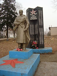 Памятник-монумент погибшим воинам-землякам, д. Сидорово.