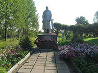 Памятник-монумент землякам, павшим  на фронтах Великой Отечественной войны, д. Спасское.