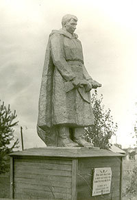 Памятник-монумент землякам, павшим  на фронтах Великой Отечественной войны, д. Спасское.