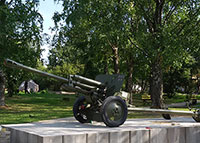 Памятник Воинской Славы грязовчан - артиллерийское орудие  ЗИС-3, г.  Грязовец (фото №5).