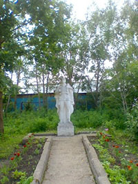 Памятник неизвестному солдату у детского сада «Теремок», п. Вохтога