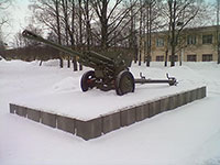 Памятник Воинской Славы грязовчан - артиллерийское орудие  ЗИС-3, г.  Грязовец (фото №6).