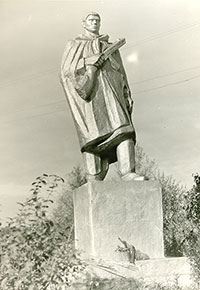 Памятник-монумент погибшим воинам-землякам, д. Хорошево.
