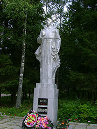 Памятник воинам-землякам, павшим в годы Великой Отечественной войны, п. Хохлово.