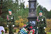 На церемонии открытия памятного знака «От благодарных жителей Горного Алтая» на месте гибели воинского эшелона у д. Холмище Кадуйского района Вологодской области