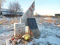 Памятник погибшим воинам-землякам в годы Великой Отечественной войны, д. Семенова Гора.