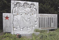 Обелиск в честь погибших земляков на фронтах в годы Великой Отечественной войны 1941-1945 гг., Сокольский район, д. Литега