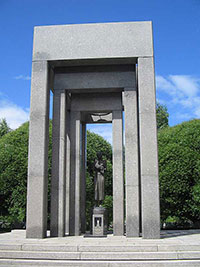 Памятник жертвам блокады Ленинграда, Пошехонское кладбище