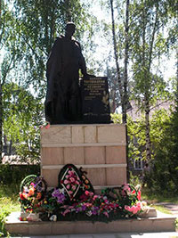 Памятник погибшим землякам, с. Тарногский Городок.