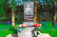 Обелиск «Памяти павших спасовлян», мемориальная плита «Слава ратным и трудовым подвигам земляков в Великой Отечественной войне», с. Верхнеспасский Погост.