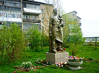 Обелиск и памятник воину-освободителю, д. Нифантово.