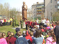 Обелиск и памятник воину-освободителю, д. Нифантово.