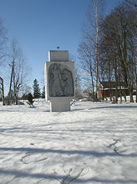 Памятник воинам-землякам, погибшим в годы Великой Отечественной  войны, с. Чаромское.