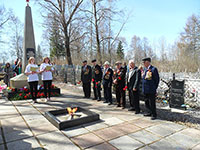 Обелиск на братской могиле, г. Белозерск.