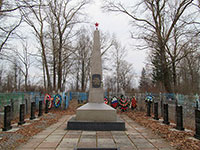 Обелиск на братской могиле, г. Белозерск.