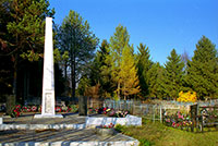 Памятник воинам, умершим от ран в госпитале п. Вожега в годы Великой Отечественной войны, п. Вожега.