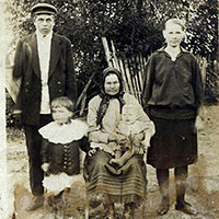 Н. Новожилов, уроженец с. Кубенское с семьей. Ровно через 10 лет будет призван в ряды Красной Армии и погибнет в боях под г. Лугой Ленинградской обл. Похоронен в г. Луга на Мемориале воинской славы.