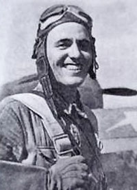 М.П. Жуков перед боевым вылетом