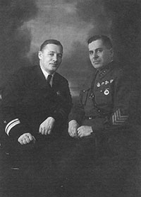 Командующий Тихоокеанским флотом флагман 2-го ранга Н.Г. Кузнецов (слева) и командующий 1-й Особой Краснознаменной армией командарм 2-го ранга Г.М. Штерн. 1938 г.
