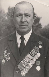 Среди наград Героя Советского Союза А.М. Никандрова – двадцать четыре ордена и медали, двое именных золотых часов – от ЦК КПСС, Советского правительства и от Министерства обороны СССР, почетные грамоты.