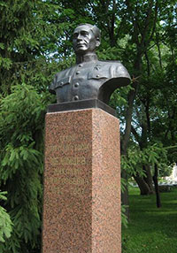 Бюст Н.Г. Шеломцову на Аллее Героев в парке Победы г. Белгорода