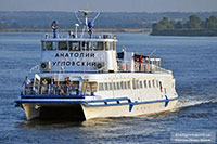 Теплоход «Анатолий Угловский»