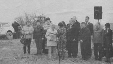 Вручение медальона отца Галине Павловне Цветковой