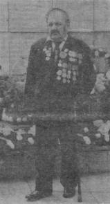 На снимке: В. А. Козьмин, ветеран войны и труда