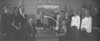 Фото 2. Встреча в клубе с ветераном Великой Отечественной войны, почетным железнодорожником Ниной Александровной Жоговой. 2005 г.