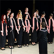 Приглашает академический хор «Гармония»