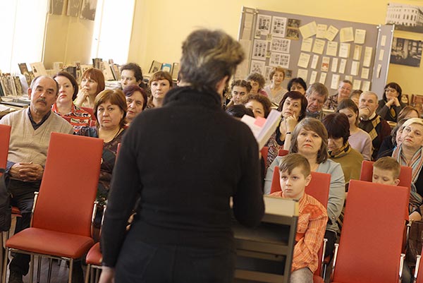 Встреча читателей с петербужским поэтом Екатериной Полянской